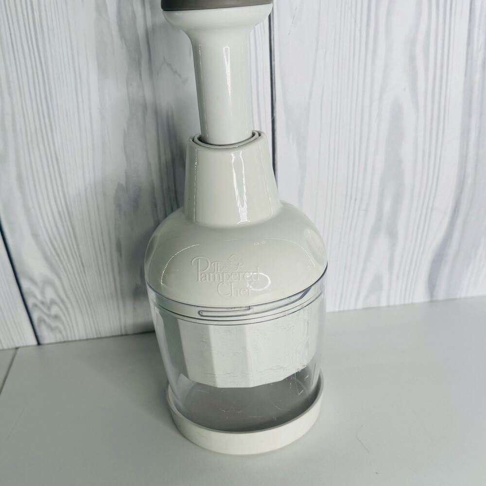 The Pampered Chef Food Chopper USA  #2585 Pre-owned